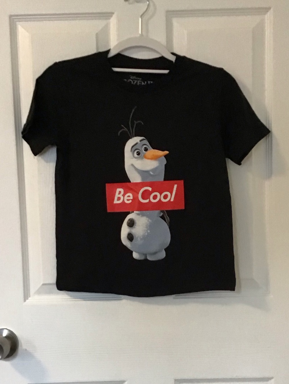 NWOT! Disney Olaf "Be Cool" Graphic Tee - Black & Red